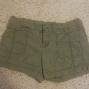 Old Navy Khaki Green Shorts - Size 6